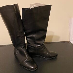 St. John Bay Women’s Elegant Black  Knee High Riding Style Leather Boots, Sz 9W